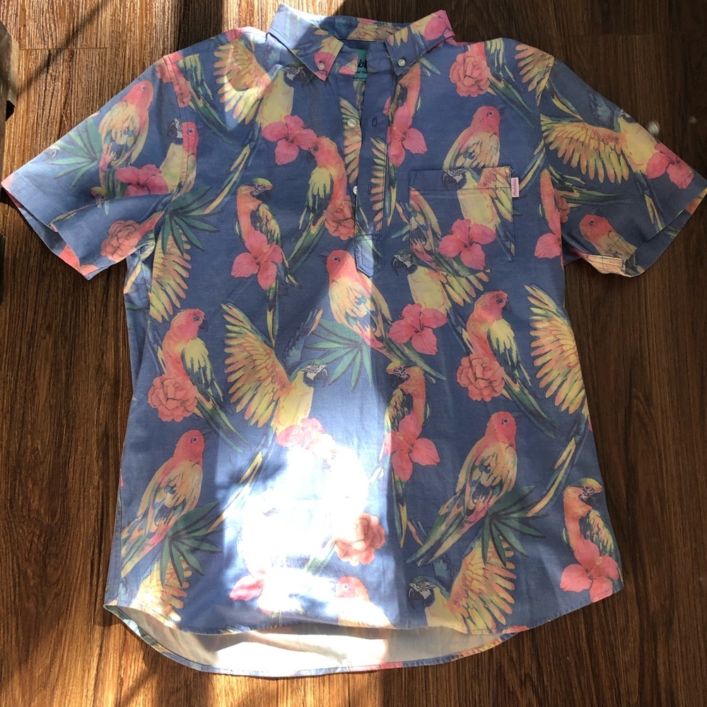 chubbies Blue Floral Parrot Button-Down Shirt